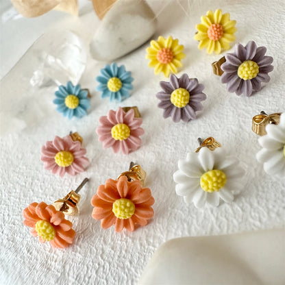 Bellis Porcelain Daisy Stud Earrings Purple