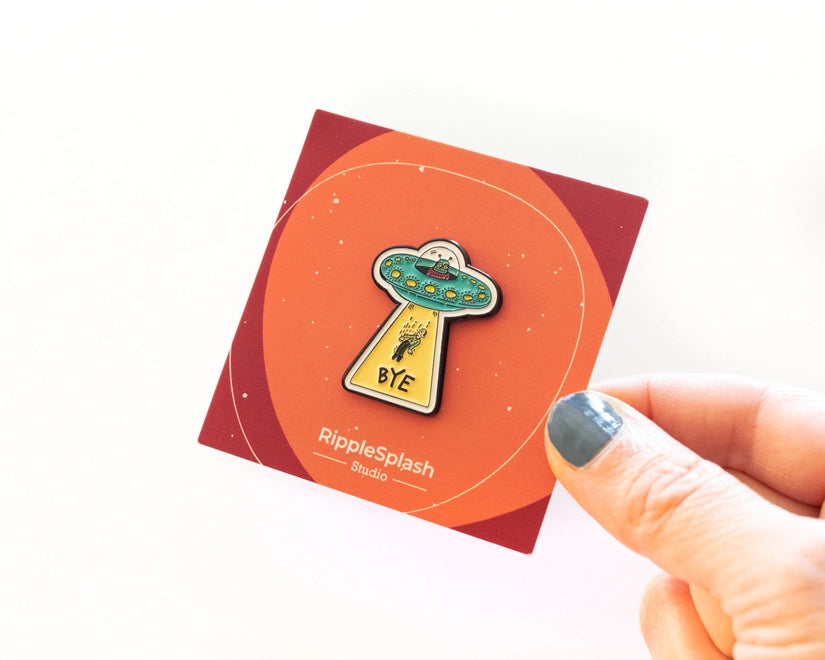 @53 Alien Abduction 'BYE' Enamel Pin